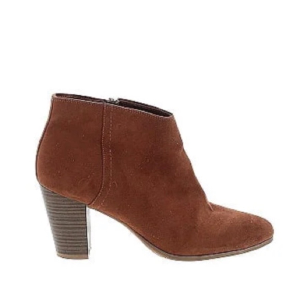 Heeled faux suede chestnut saffron brown ankle booties size 10 zipper Old Navy
